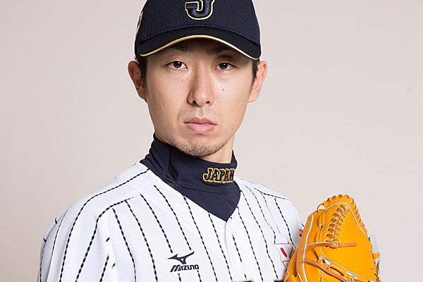 金子千尋投手、週刊ベースボール（11/5発売）に登場！ | トップ