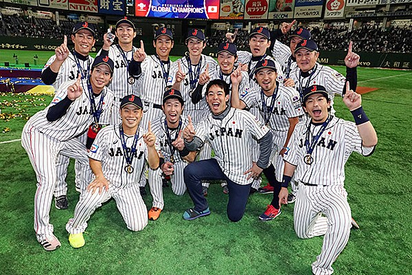 強い結束力で10年ぶりの世界一 東京五輪金メダル獲得へ大きな弾み 第2回 Wbsc プレミア12総括 トップ 総括 野球日本代表 侍ジャパン オフィシャルサイト