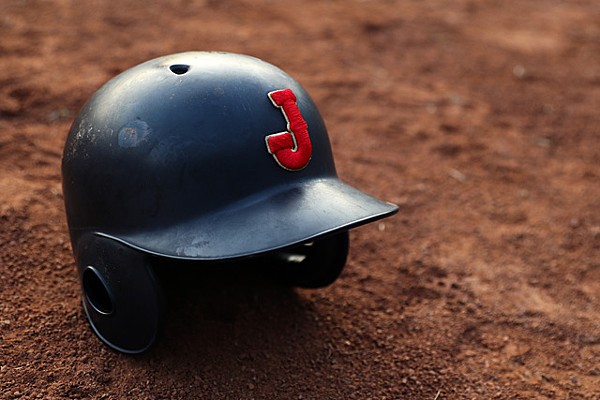 アメフト ヘルメット 日本代表　JAPAN 女子アメフット：ヘルメットに「JAPAN」を 日本人初の