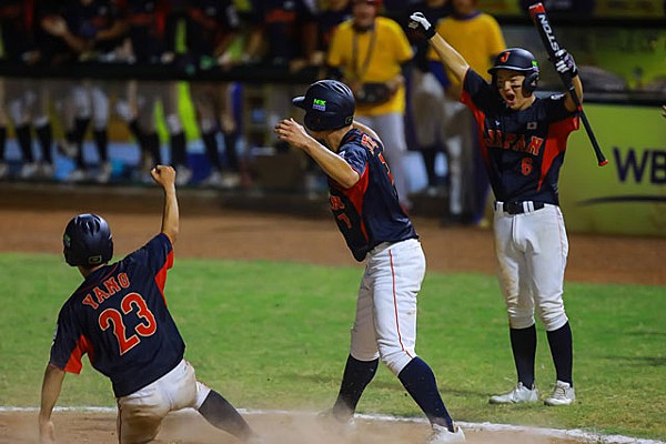 最終回に5点を奪いコロンビアに逆転勝利 オープニングラウンド1