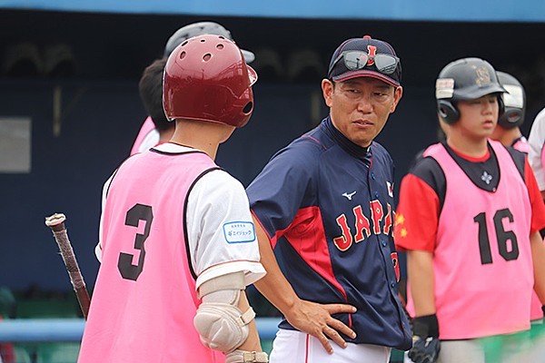 U-15代表入りを目指す選手たちが柵越え本塁打など猛アピール 井端弘和