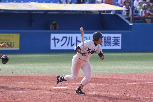 髙山 俊 (明治大) 写真=西村典大
