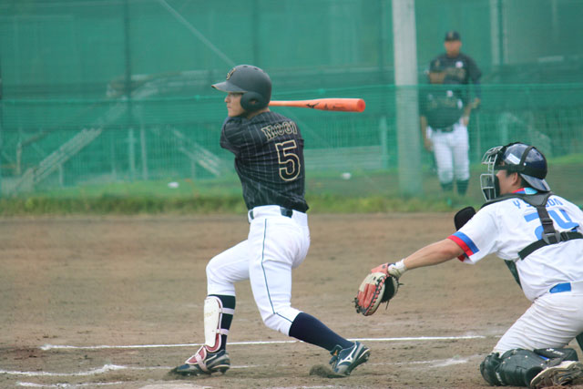 タイムリー三塁打を放った茂木栄五郎(早稲田大)
