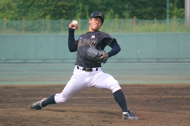 3回無安打と好投した柳裕也(明治大)