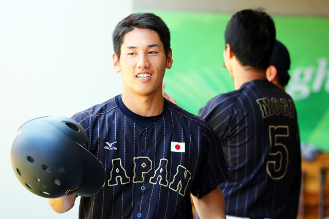 吉田正尚外野手(青山学院大)