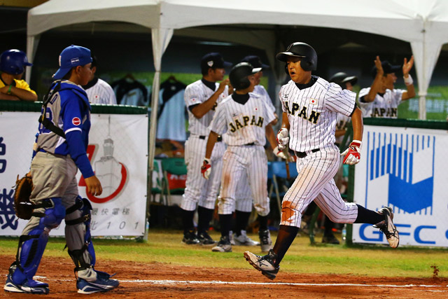 伊藤圭輝選手が同点のホームイン