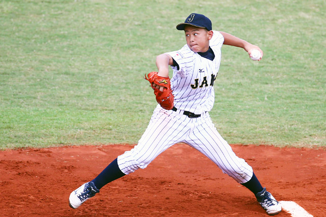 先発の伊藤圭輝投手(広島北リトルリーグ)