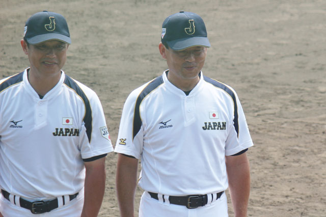観客に挨拶する安藤強監督