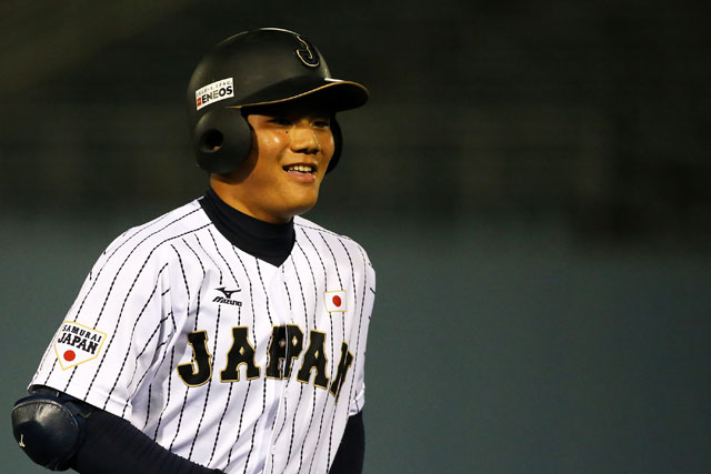 5回にタイムリーを放った清宮幸太郎(早稲田実)