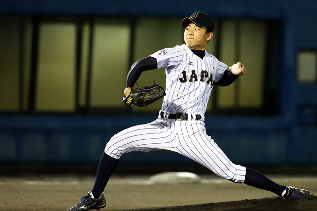 先発の成田翔(秋田商)