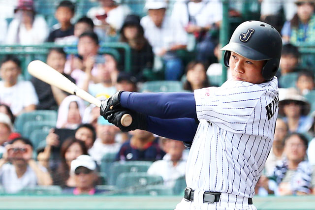 3回、ヒットでチャンスを拡大した清宮幸太郎(早稲田実)