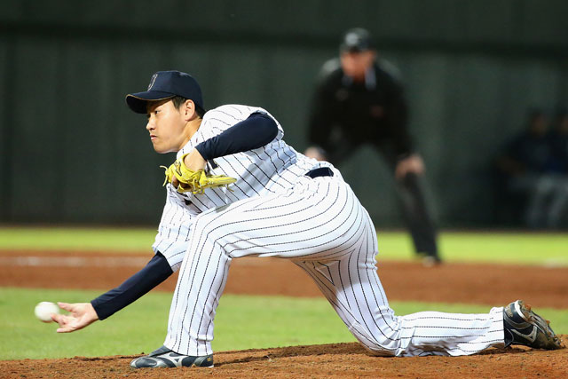 4番手・牧田和久投手(埼玉西武)はピンチを三振で切り抜ける