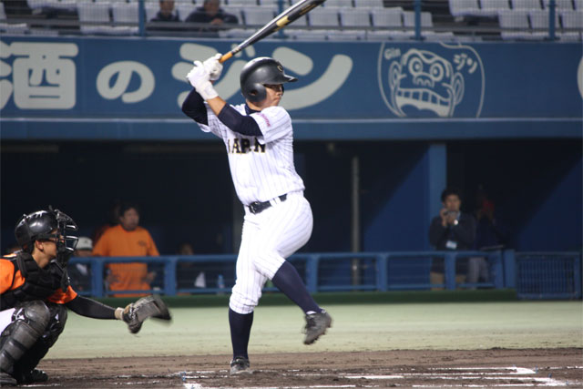 打撃もリードも冴えた4番・神頭 勇介(枚方ボーイズ)
