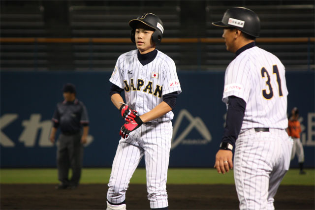 1回裏一死二・三塁から2点適時打の6番・竹川 大稀(小山ボーイズ)