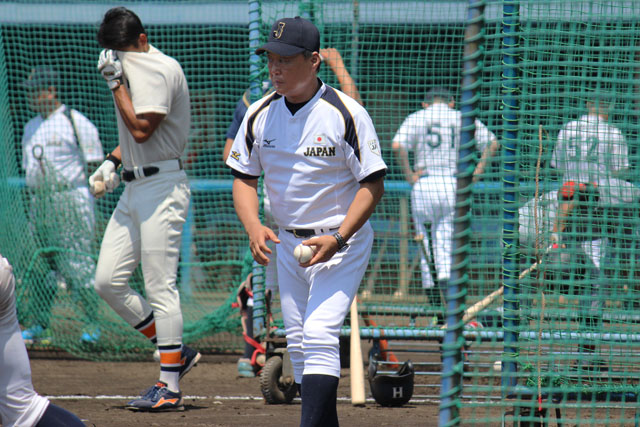 横井監督 自らボールを拾うことも