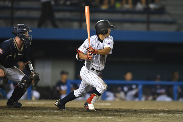 5回裏 佐藤拓也(立教大学)がレフト前に安打を放つ