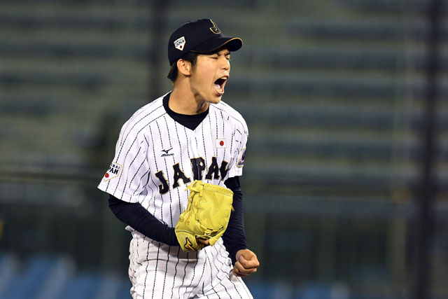 延長10回表 齊藤大将(明治大学)2者連続空振り三振にとり無失点できりぬける