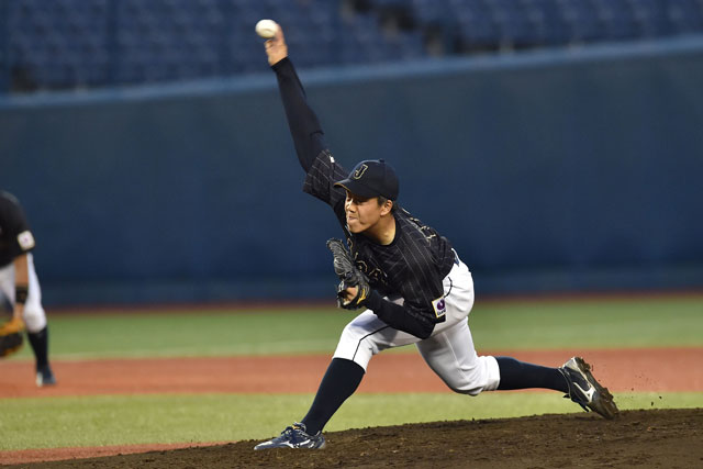 今大会で主将を務めた柳裕也(明治大学) 第2戦と第5戦で圧巻のピッチングをみせた