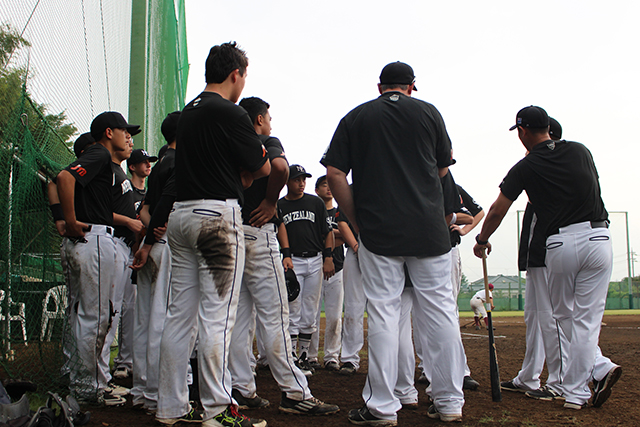 試合に向けミーティングをするニュージーランドU-15代表
