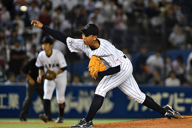 高校代表2番手の藤平尚真(横浜)は1回を無安打無失点