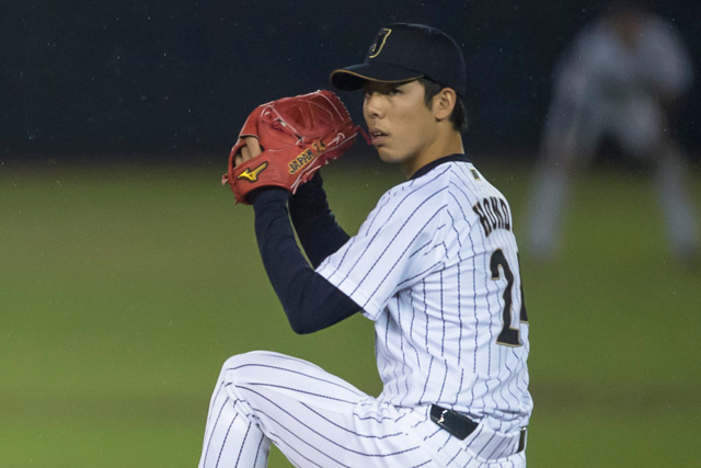 先発のマウンドにあがった本田圭佑(埼玉西武)