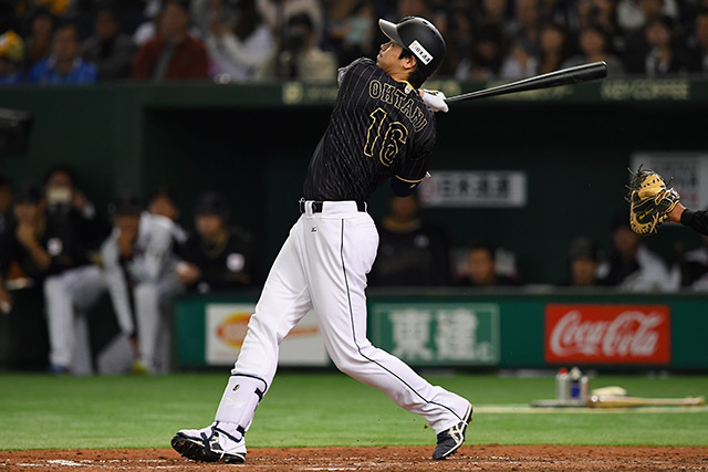 7回表 大谷翔平(北海道日本ハム)の打球はドーム天井の隙間に入りツーベース