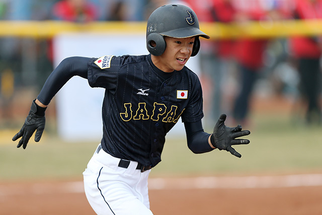 3回表 小西柚生(錦ヤンキース)がセーフティバントで出塁