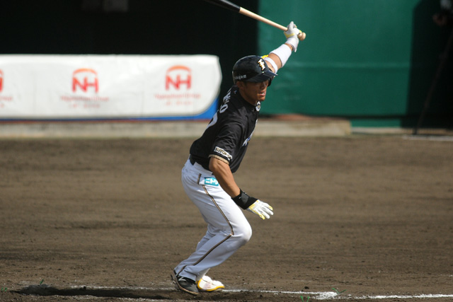 紅白戦で右方向に2安打の大野将太