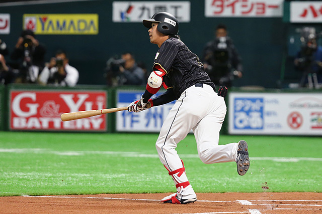 山田哲人(東京ヤクルト)の先頭打者本塁打で先制