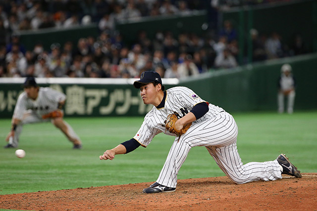 最終回、牧田和久(埼玉西武)はピンチを作るも試合を締めた
