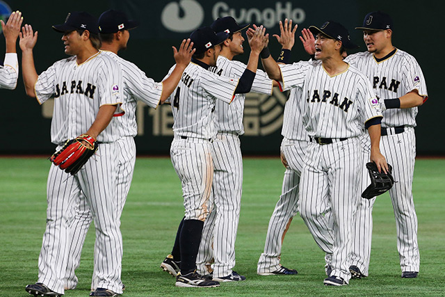 キューバに14安打11得点で勝利し白星発進