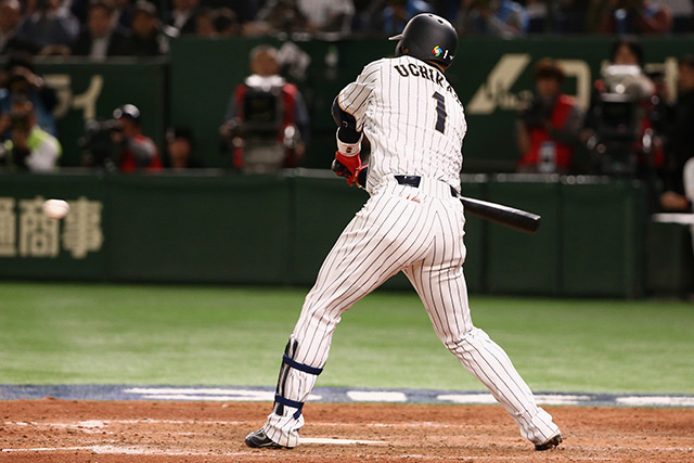 8回裏 内川聖一(福岡ソフトバンク)の犠牲フライで勝ち越し