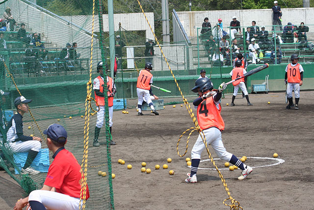 トスバッティングをするU-12代表西日本トライアウト生
