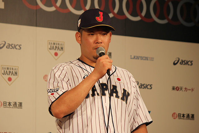 侍ジャパンHOMEユニフォームを身にまとって語る筒香嘉智外野手