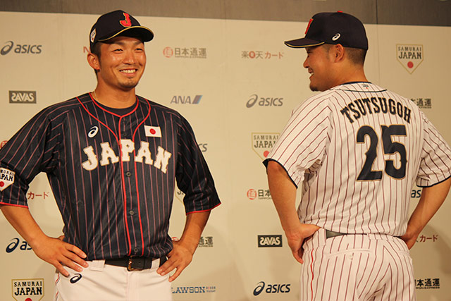 鈴木誠也外野手(左)と筒香嘉智外野手(右)