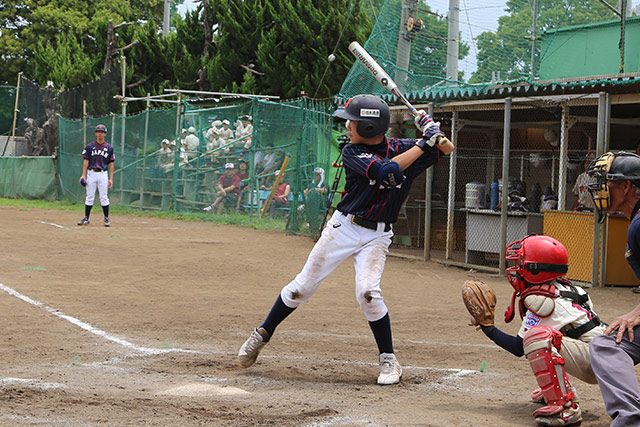 レフトへ本塁打を放った太田和煌翔(千葉市リトル)