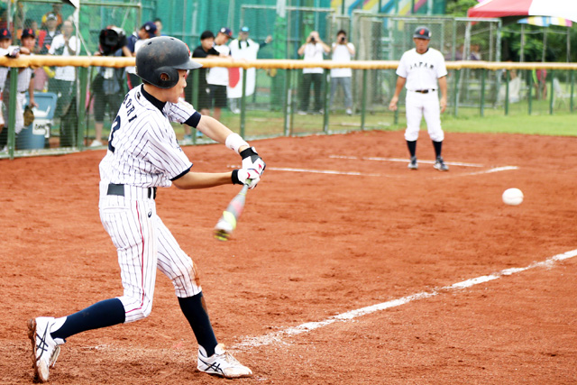 3回裏 先頭打者の森大輔(中百舌鳥ボーイズ)が安打で出塁