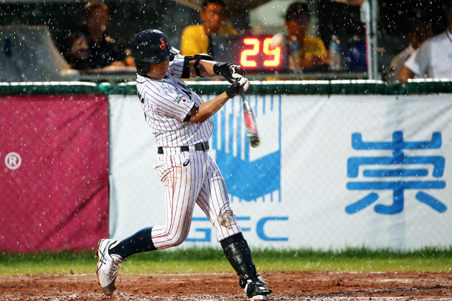 3回裏 米澤康太(枚方リトル)のレフト前タイムリーで2点追加