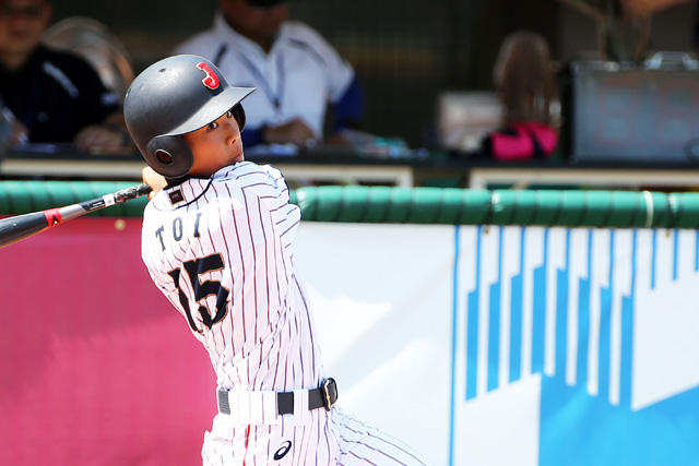 1回裏 戸井零士(松原ボーイズ)が先制のタイムリーを放つ