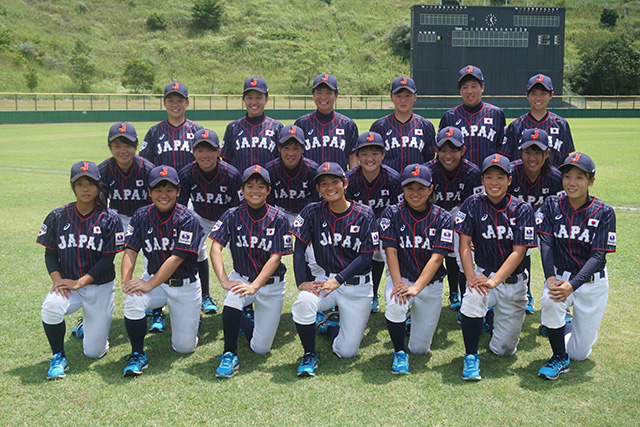 侍ジャパン女子代表20名集合写真
