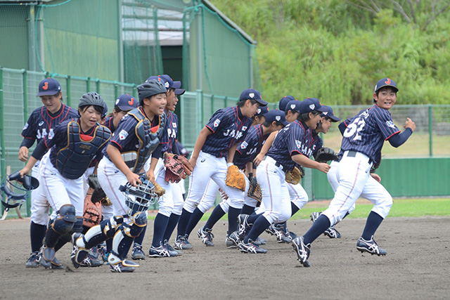 室戸高校との練習試合に臨む選手たち