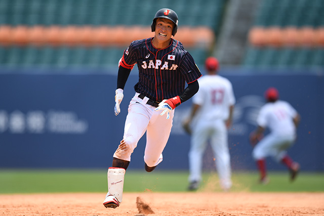 走者一掃タイムリーを放った宮本丈(奈良学園大)