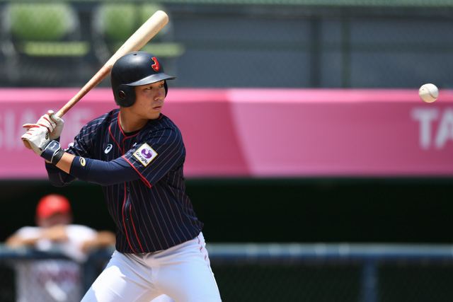 レフト前へタイムリーを放つ内海大寿(中部学院大)