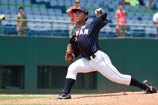 2番手のマウンドにあがった伊藤将司(国際武道大)