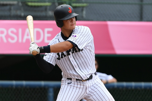 5回裏 タイムリーを放った小畑尋規(立正大学)