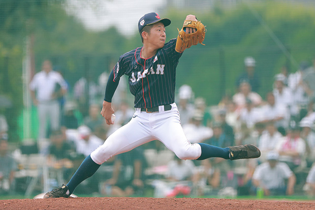 2番手の徳山壮磨(大阪桐蔭)が4回無失点に抑えた