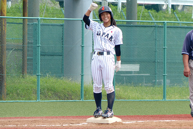 三塁打を放った渡辺那奈(作新学院高2年)