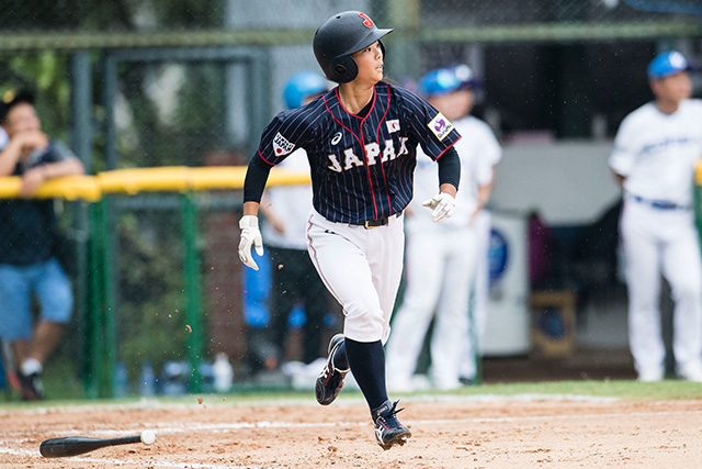 3回 渡辺那奈(作新学院)の右中間タイムリーツーベースで追加点