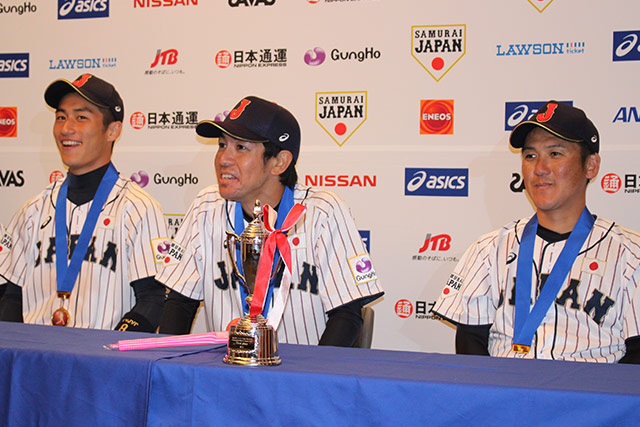 笑いを取る武田勝コーチ