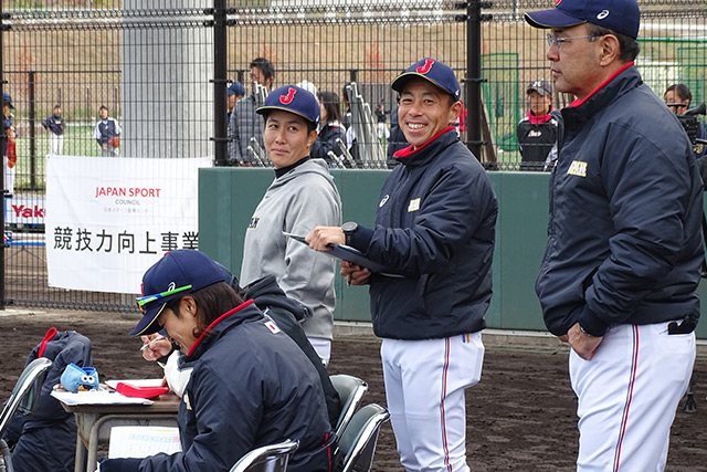 橘田恵監督をはじめとする侍ジャパン女子代表首脳陣